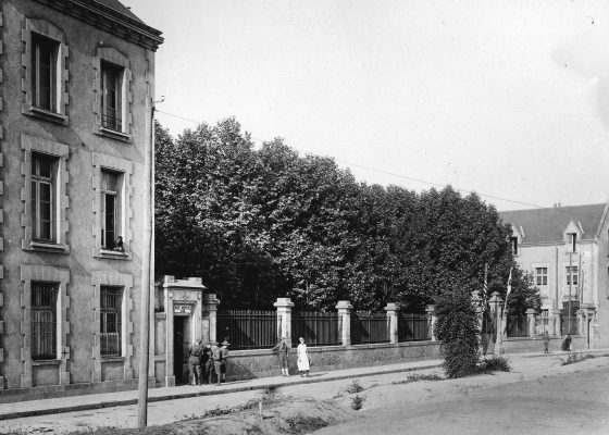Collège public de garçons de la Briandais à Saint-Nazaire transformé en hôpital pour les Américains pendant la Première Guerre mondiale.