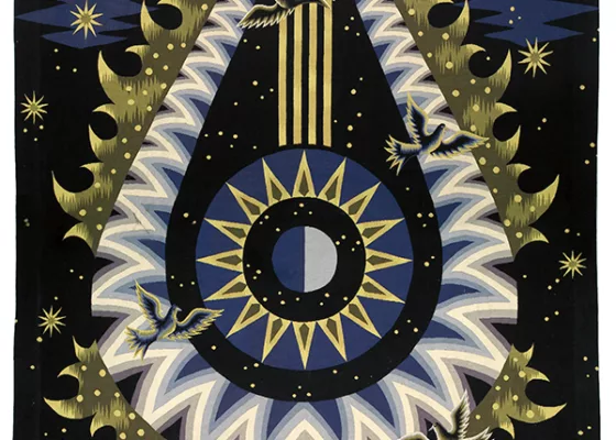 Artiste : Jean Picart Le Doux © ADAGP, Paris 2024. Collection Saint-Nazaire Agglomération Tourisme – Écomusée. Cliché : Jean-Claude Lemée. Tapisserie de Jean Picart-Le Doux pour le fumoir 1re classe du paquebot France représentant une lyre entourée d'oiseaux.