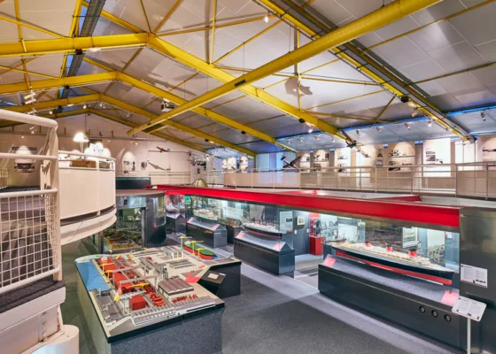 Salle d'exposition permanente de l'Écomusée de Saint-Nazaire, consacré à l'histoire de la ville.