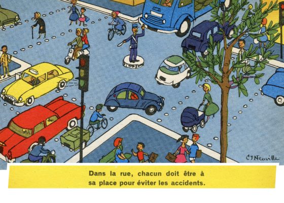 Illustration d’un ouvrage de prévention routière pour les écoliers représentant un carrefour avec des voitures, des piétons et des cyclistes.