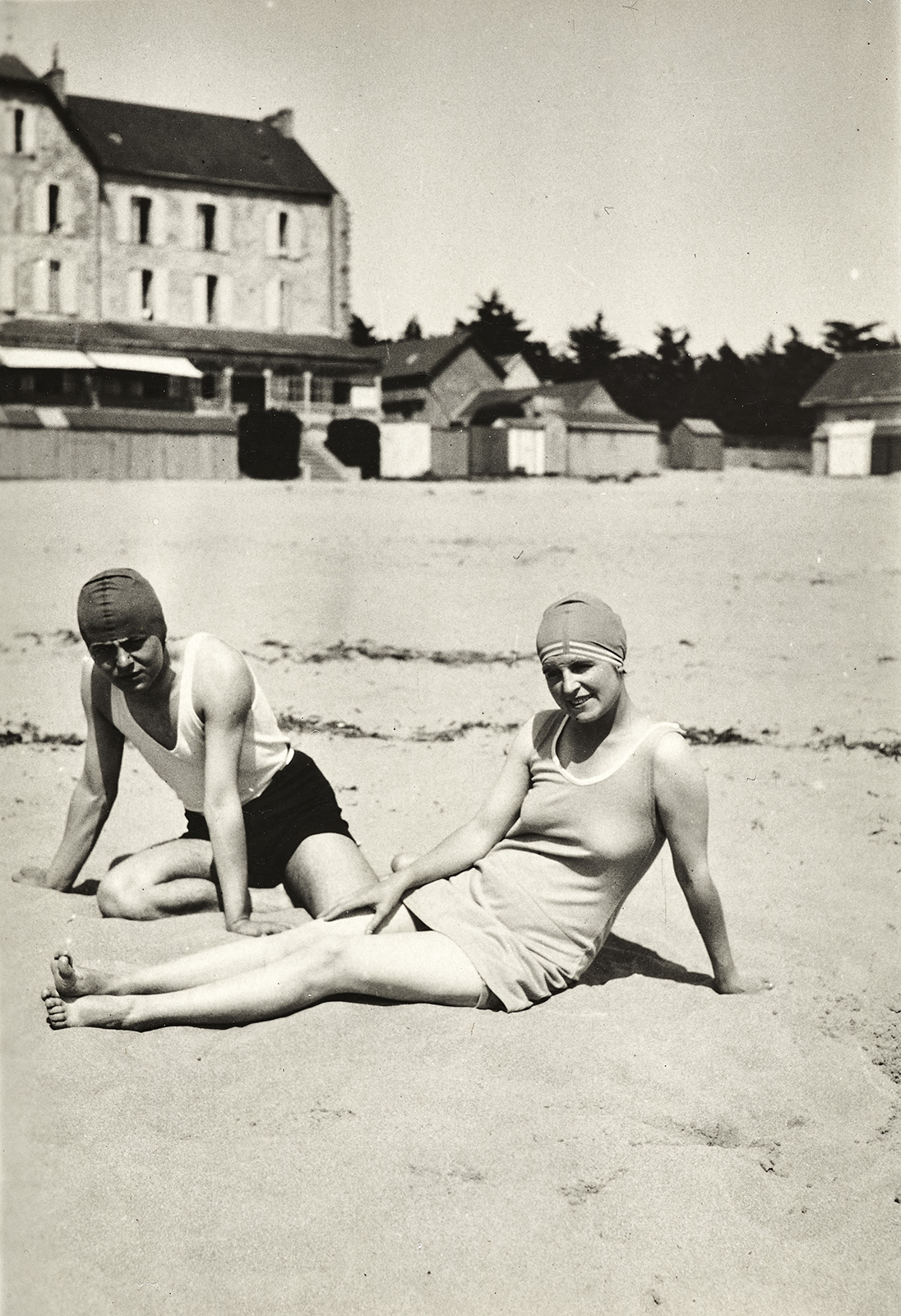 Jeu "Où est-ce à Saint-Nazaire ?" Couple de baigneurs sur la plage dans les années 1930.