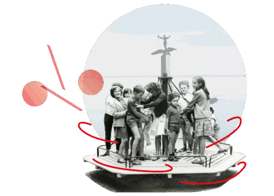 Montage photo avec des enfants jouent sur un tourniquet en 1963 et derrière le monument américain à Saint-Nazaire.