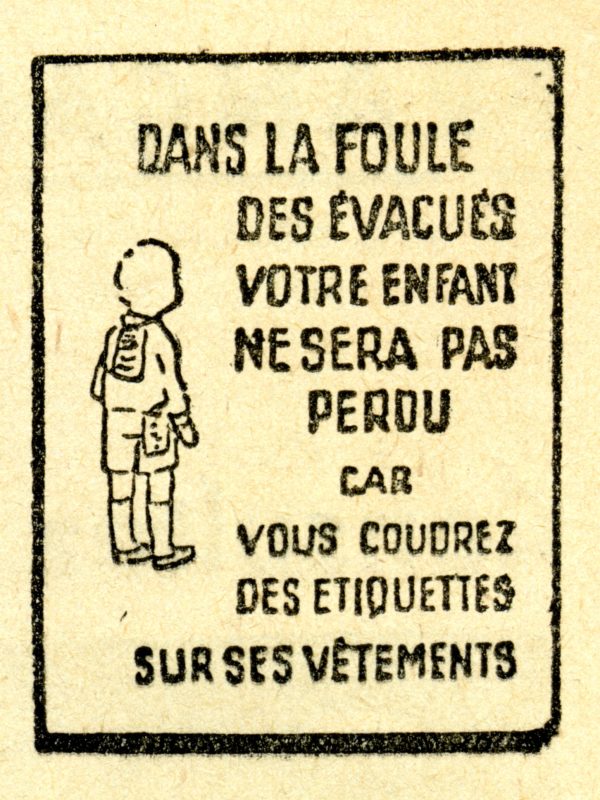 Affichette conseillant aux parents de coudre le nom de leur enfant sur ses vêtements lors des évacuation de la Seconde Guerre mondiale.