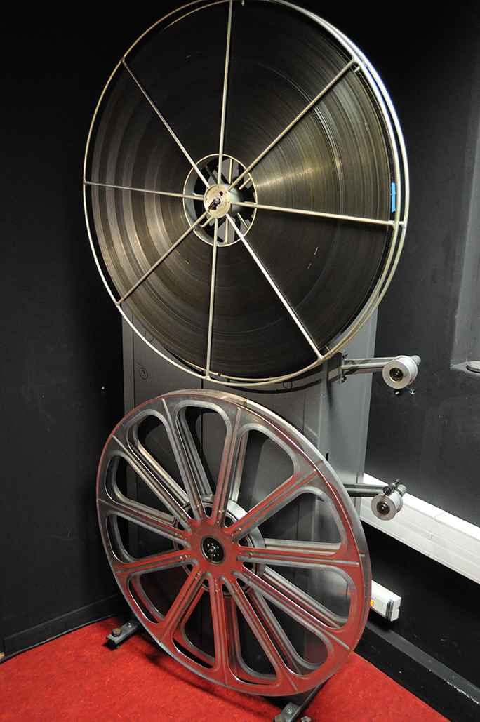 Ancien projecteur de cinéma.