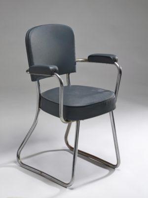 Fauteuil de directeur de l'école Jean Jaurès de Saint-Nazaire.