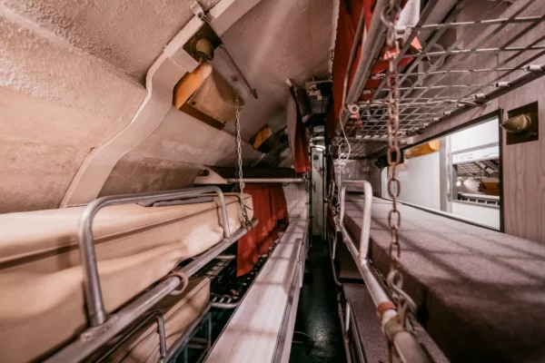 Bannettes du sous-marin Espadon.