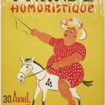 Affiche de la parade humoristique représentant une femme de grosse corpulence montant un petit cheval en bois.