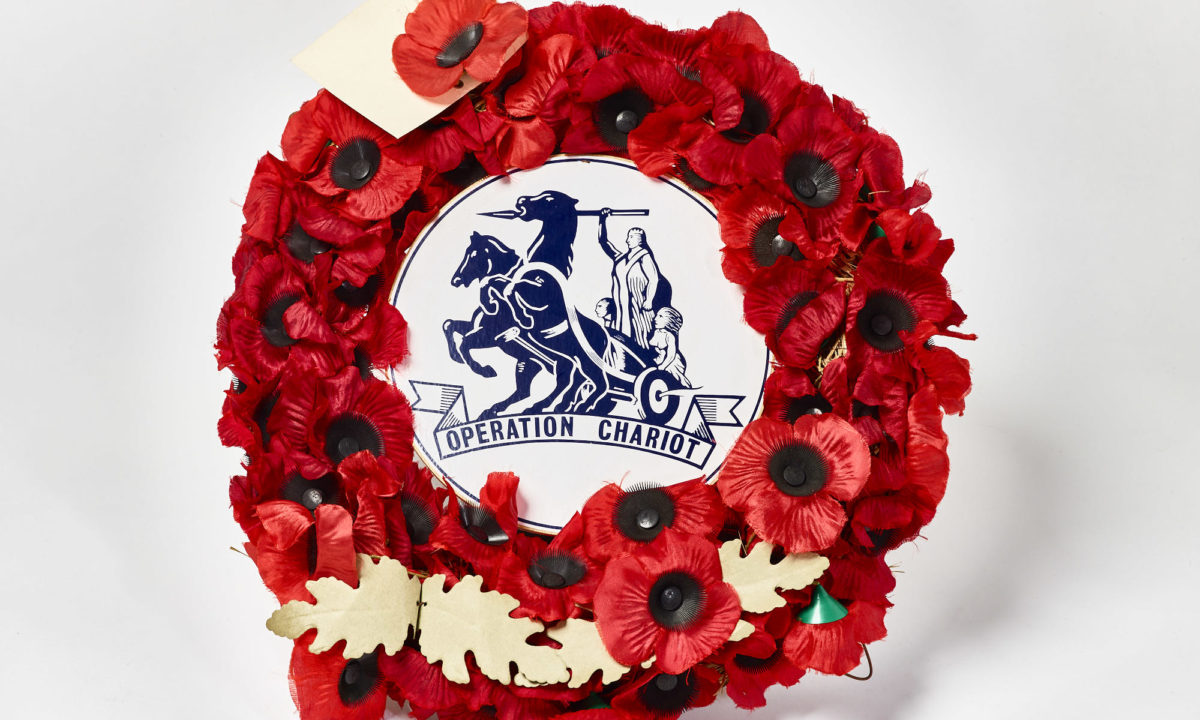 Couronne commémorative de coquelicots synthétiques pour l'opération Chariot.