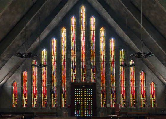 Vitraux de la façade de l'église Saint-Gohard.