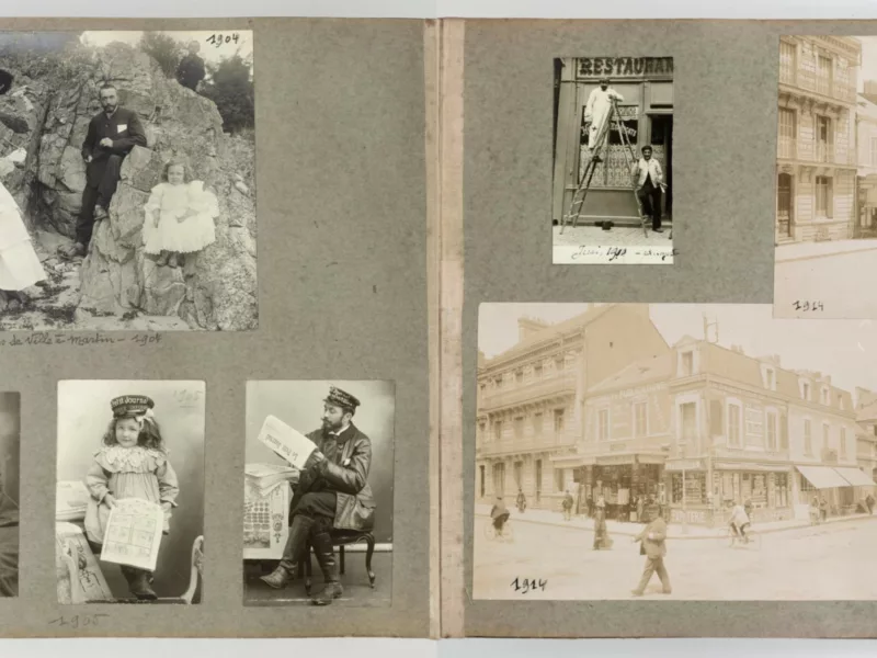 Photographie d'une double page de l'album photographique d'Ernest Delaveau représentant 4 portraits de lui et sa famille et 5 vues de Saint-Nazaire.