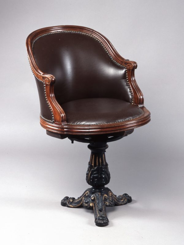 Fauteuil pivotant de la salle à manger première classe du paquebot Flandre (1914).