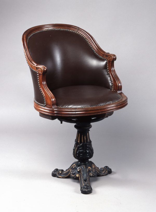 Fauteuil pivotant de la salle à manger première classe du paquebot Flandre (1914).