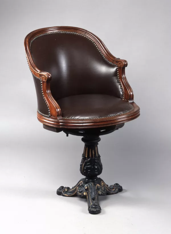 Fauteuil pivotant de la salle à manger première classe du paquebot Flandre (1914).