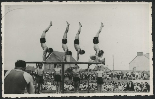 Compétition sportive au Vélodrome du Plessis à Saint-Nazaire, juin 1948