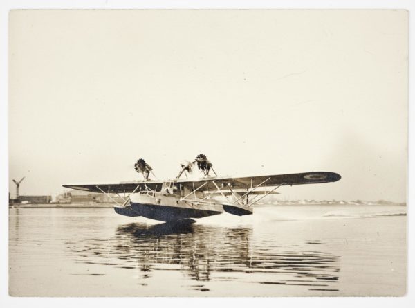 L'hydravion Loire 70 amerrissant à Saint-Nazaire, probablement lors d'essai le 28 décembre 1933.