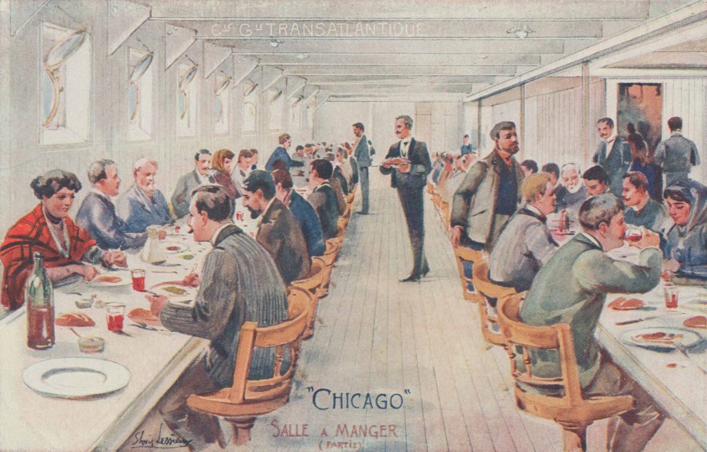 Carte postale illustrée représentant de passagers qui déjeunent dans la salle à manger de troisième classe du paquebot Chicago (1908).