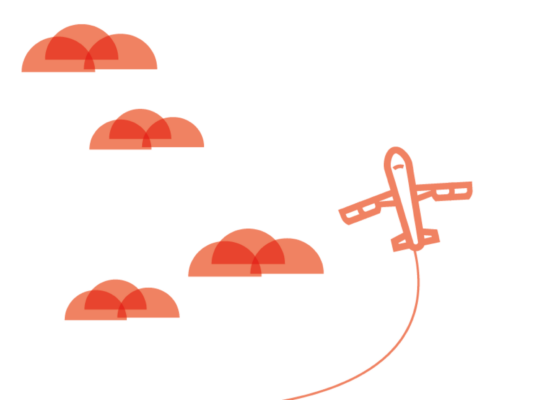 Envol d'un avion dans les nuages
