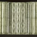 Dalles de verre réassemblées du décor original créé par Auguste Labouret pour la salle à manger de première classe du paquebot Normandie exposés à Escal'Atlantic.