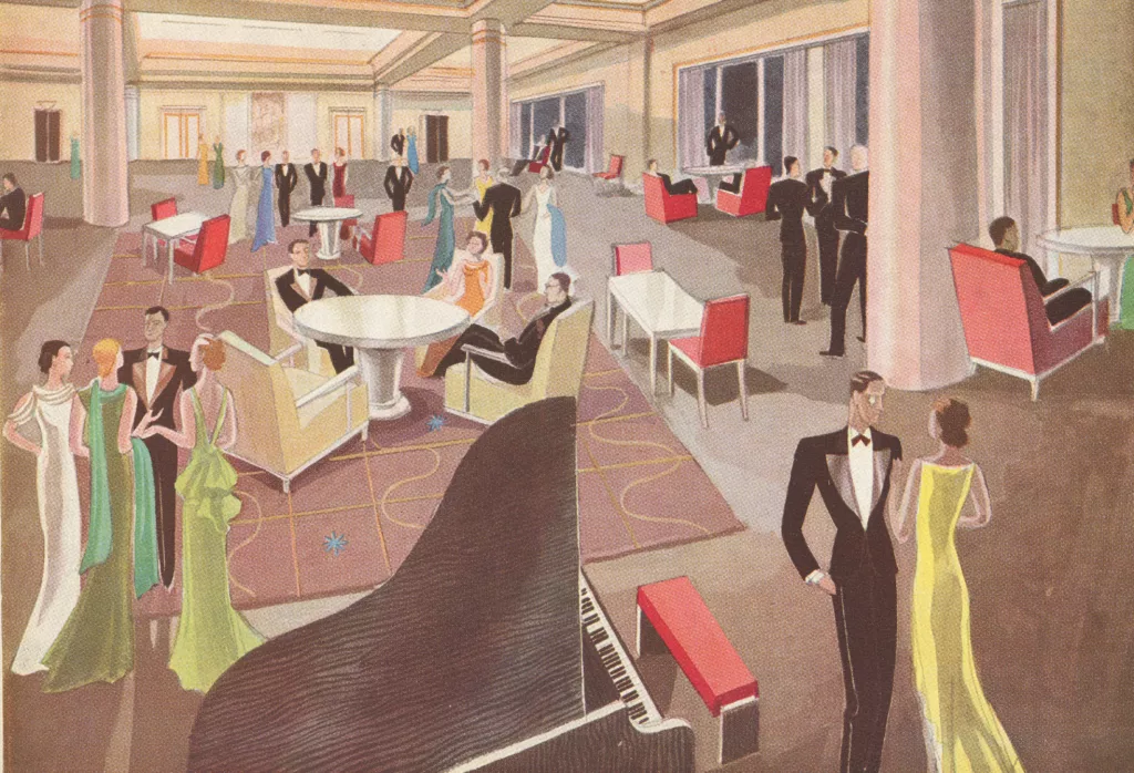 Représentation du grand salon de deuxième classe du paquebot Normandie (1935). De nombreux passagers en tenue de soirée discutent, s'asseyent autour de tables basses ou s'apprêtent à danser. Au premier plan, un piano à queue noir et son banc rouge.